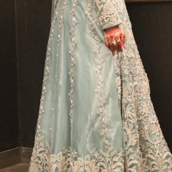 Dress - Picture 3 of 7